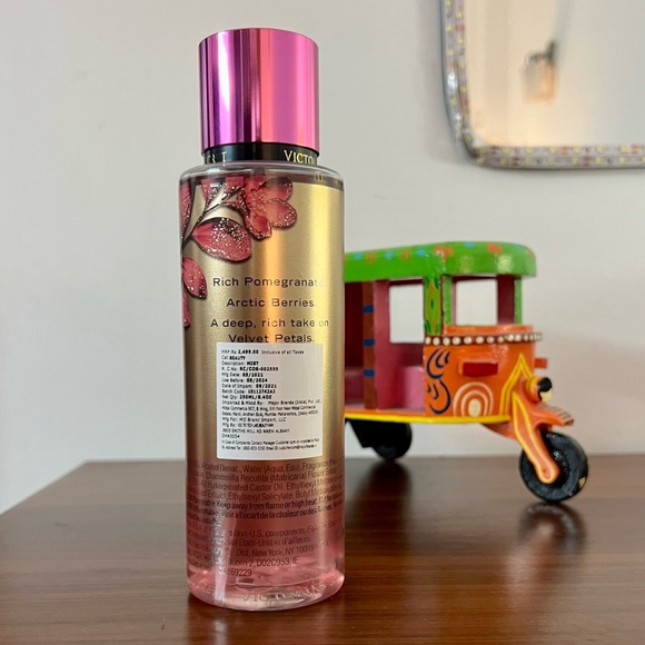 Victoria's Secret Velvet Petals Decadent
Mist 250ml - Picture 4 of 4